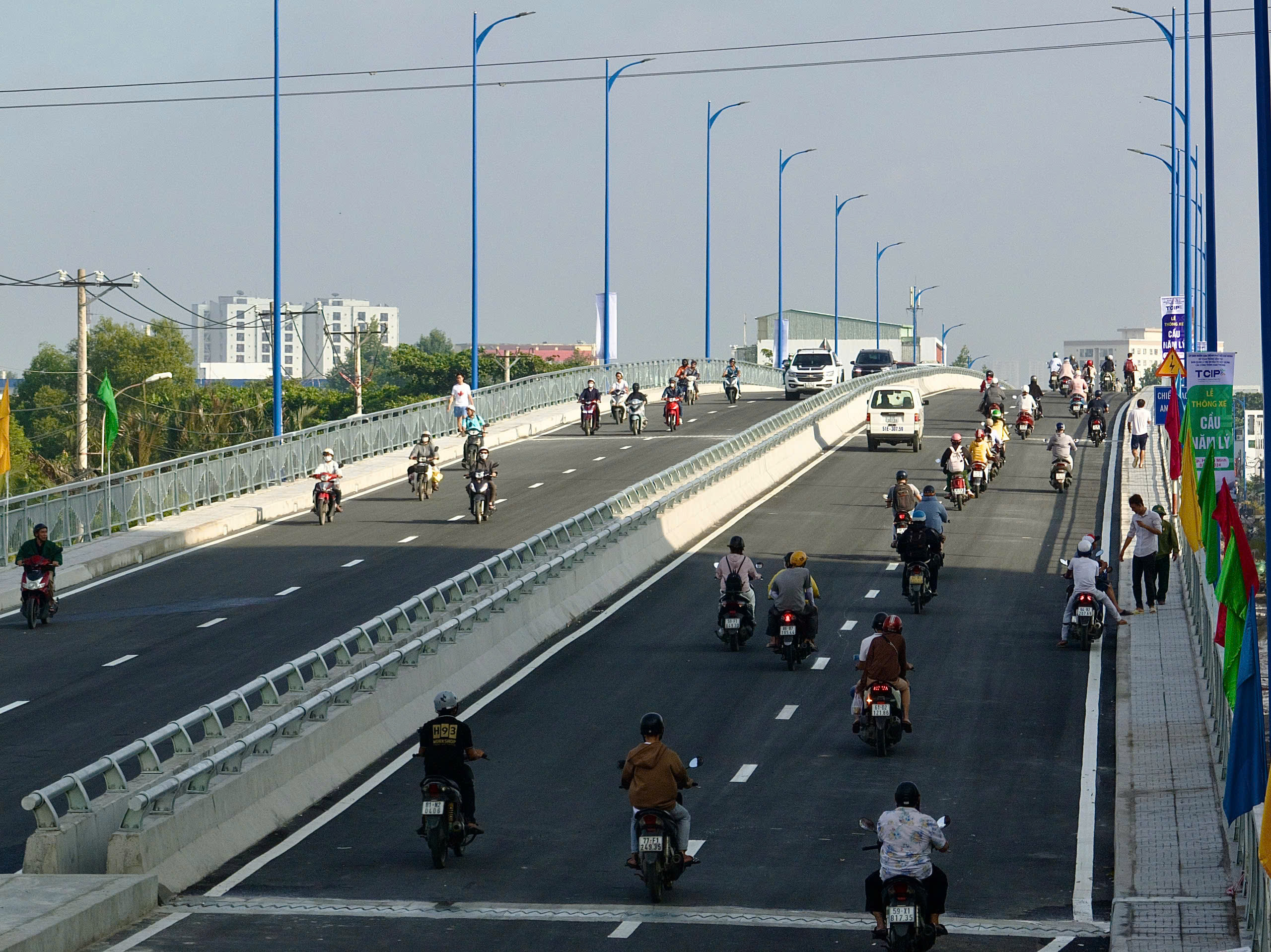 Thông xe cầu cửa ngõ phía đông TPHCM